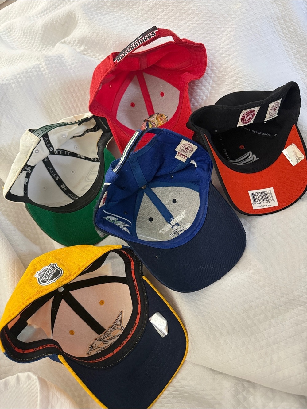 NHL & NFL Team Hat Lot of 5 - Packers Flyers Canucks Blackhawks Predators - Picture 2 of 2
